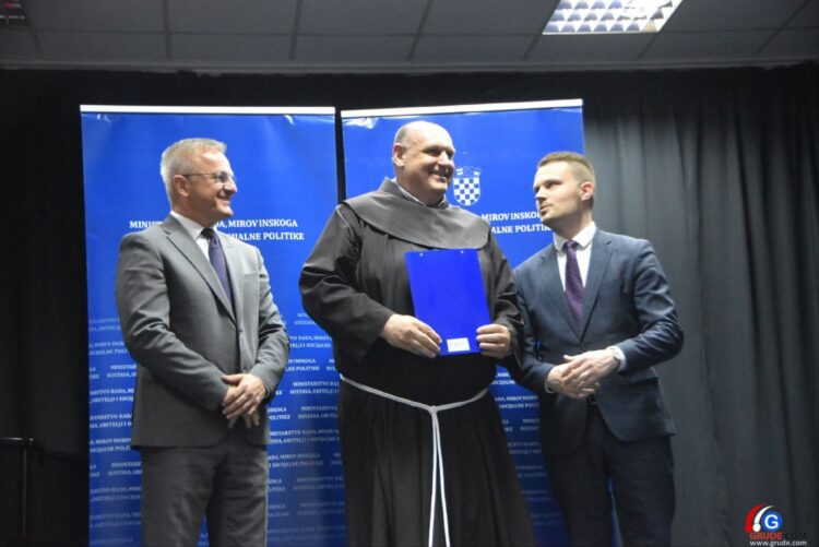 Potpora Hrvatima u BiH: Za uređenje krovišta Župnom uredu Čitluk dodijeljen iznos od 85.000 eura