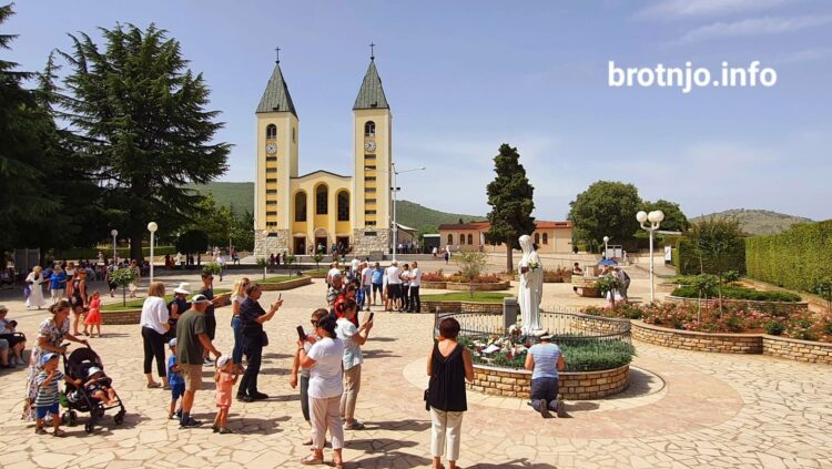 Uspješna predsezona u Međugorju: Najbrojniji hodočasnici iz SAD-a, Španjolske, Francuske i Ukrajine